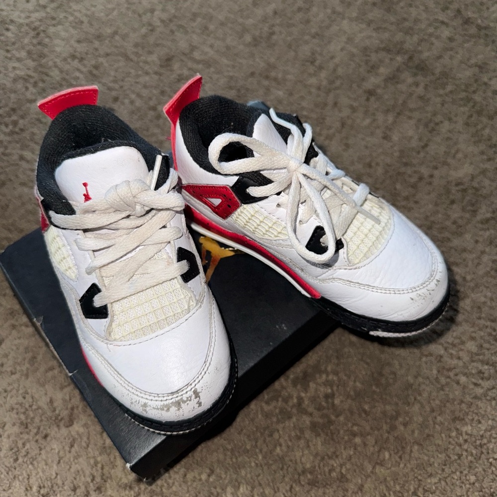 Jordan 4 Retro